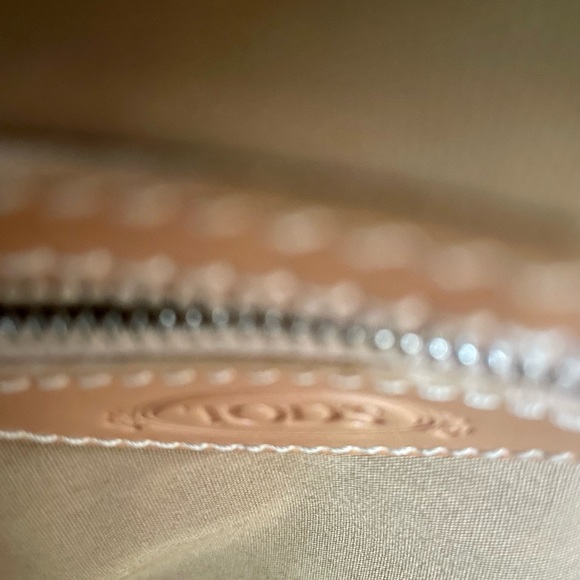 Tod’s Vintage Tan leather suede handbag - Picture 9 of 16